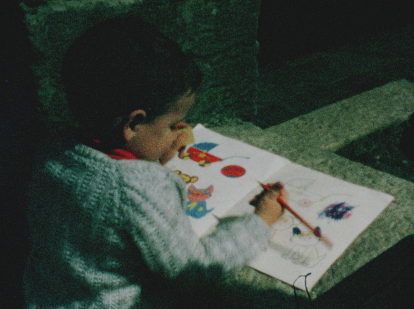 Fotograma del cortometraje "Txikien eskola" de la cineasta vasca Maritxu Urreta, recuperado por Olatz Ovejero en su tesis sobre cineastas vascas invisibilizadas.